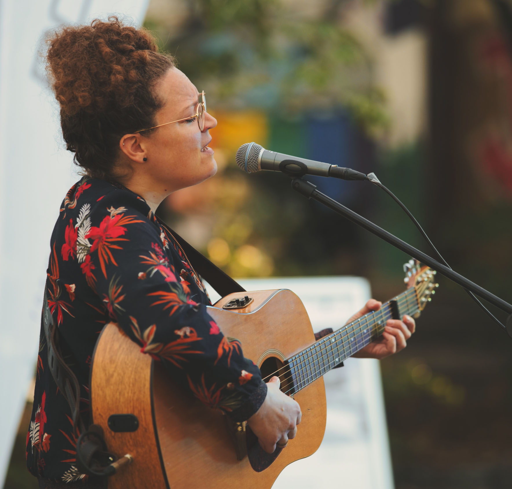 fraulocke_locke_singt